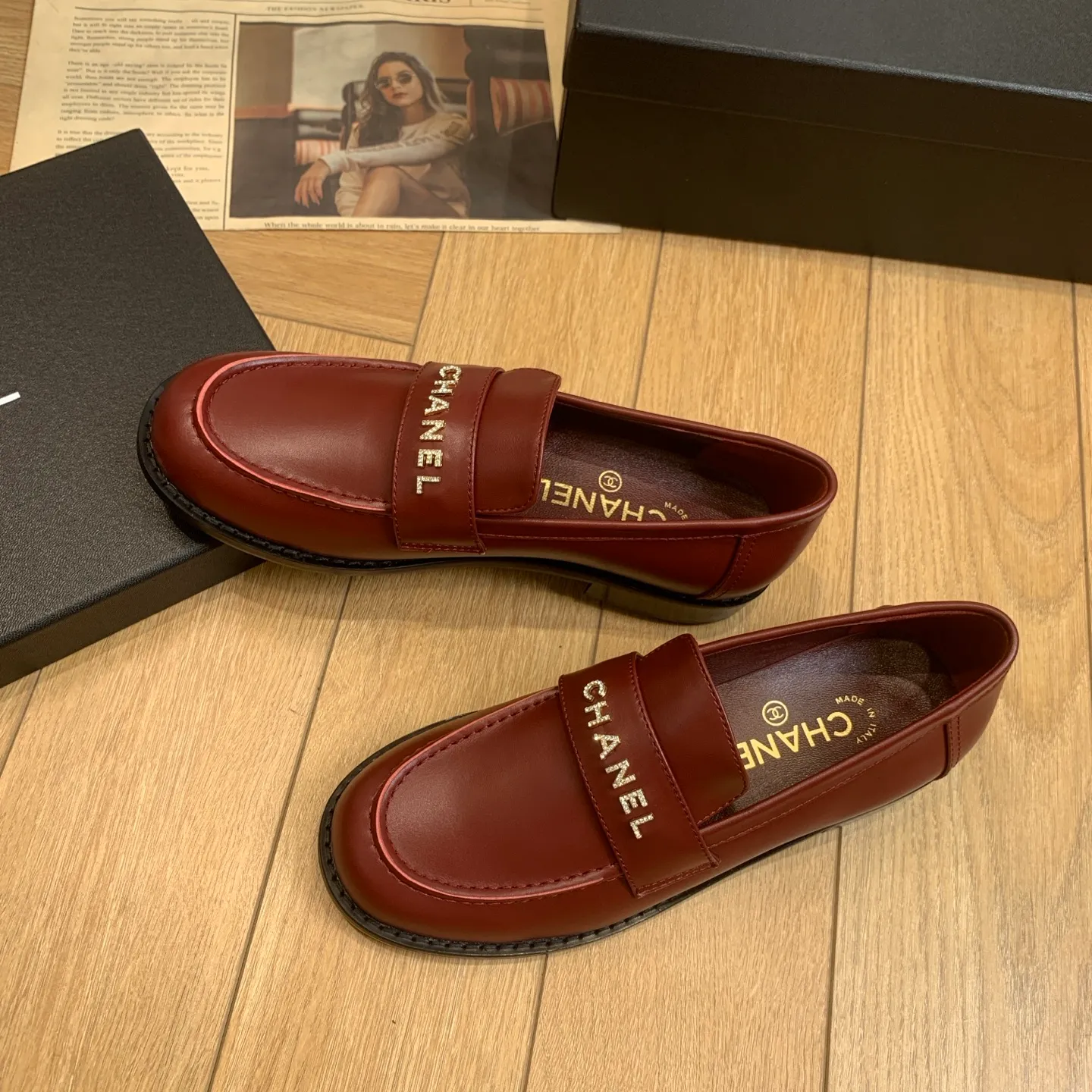 👟👟Ex-factory price 640👟👟 🍀2025 spring and summer new Chanel Chanel small diamond buckle monogram Loaf lazy half-slippers, which can be worn all year round. No matter when you wear them, they are very high-end and durable. When shopping, you can attract attention on the street! Easily travel between commuting and leisure occasions, becoming a carefree fashionable and elegant woman~ Upper: cowhide/butter Lining: lambskin Sole: Italian genuine leather outsole Size: 35-39 (40/41 customized, non-refundable and non-exchangeable 👉